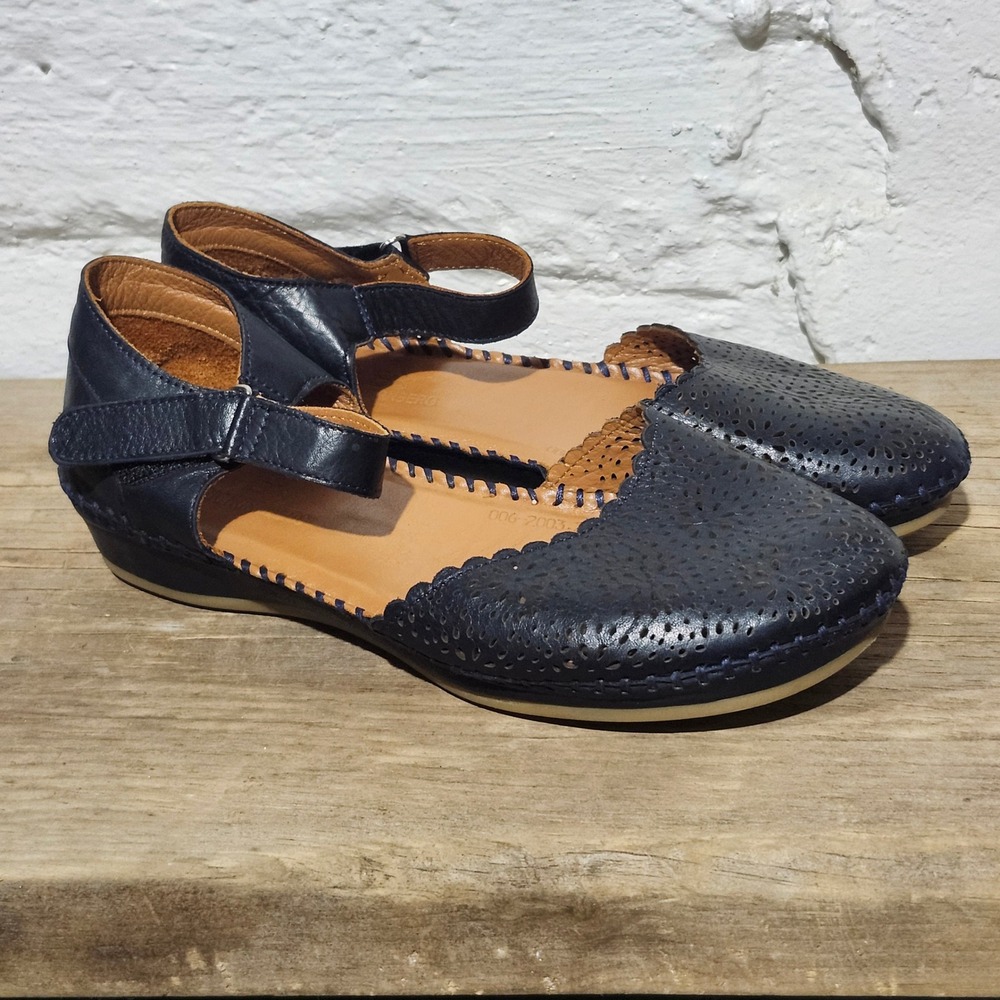Eric Nurnberg Navy Blue Leather Laser Cut Mary Jane Wedge Flats Size 39 Boho
